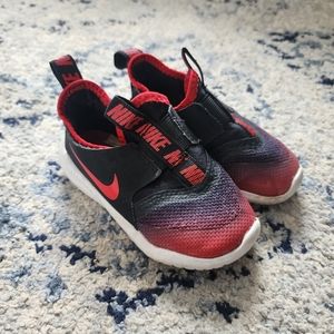 Nike toddler boy size 7 flex runner tennis shoes